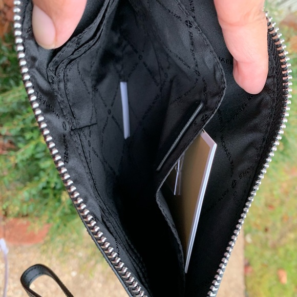 Michael kors jet setXL plaid wristlet merlot multi - Picture 7 of 8